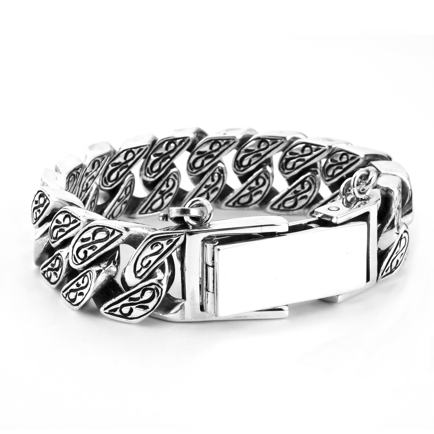 Lion Engraving Bracelet